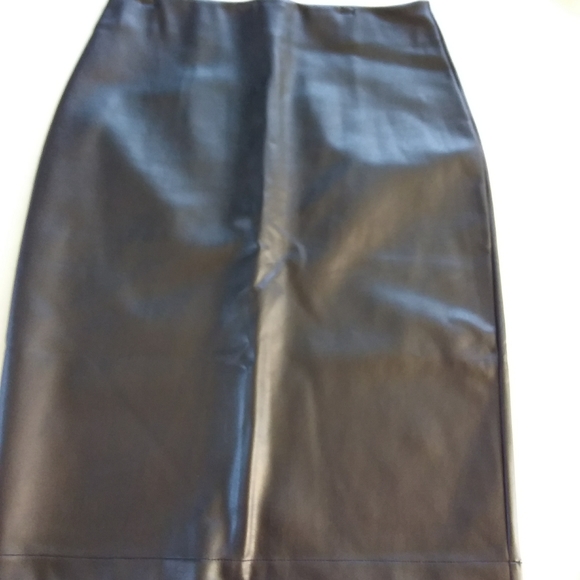 SOLD Leather skirt - Picture 1 of 2